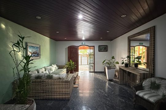 Hall de entrada de apartamento para alugar com 2 quartos, 80m² em Vila Julia, Guarujá