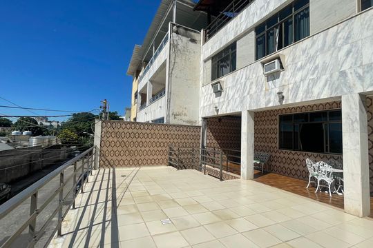 Varanda de casa à venda com 6 quartos, 400m² em Tauá, Rio de Janeiro