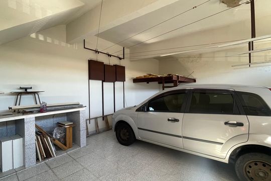 Garagem de casa à venda com 6 quartos, 400m² em Tauá, Rio de Janeiro