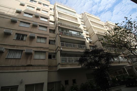 Fachada do bloco de apartamento à venda com 2 quartos, 67m² em Taquara, Rio de Janeiro