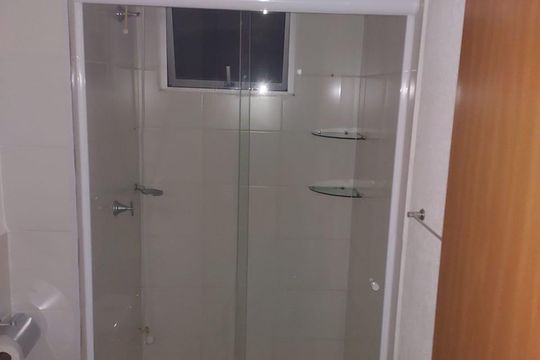 Banheiro de apartamento para alugar com 2 quartos, 42m² em Água Chata, Guarulhos