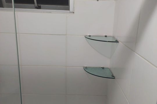 Banheiro de apartamento para alugar com 2 quartos, 42m² em Água Chata, Guarulhos