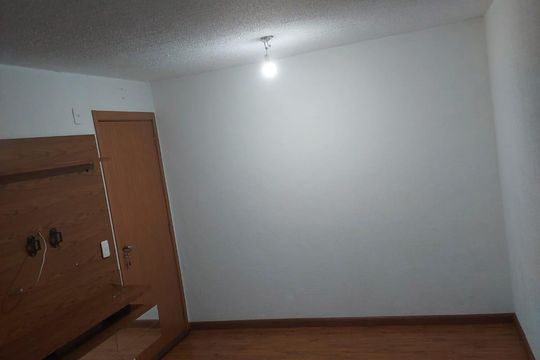 Sala de apartamento para alugar com 2 quartos, 42m² em Água Chata, Guarulhos