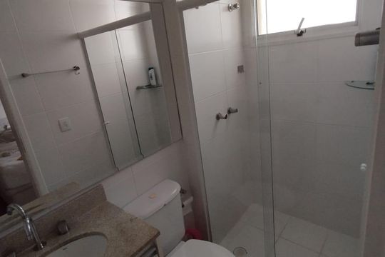 Banheiro de apartamento à venda com 3 quartos, 81m² em Medeiros, Jundiaí