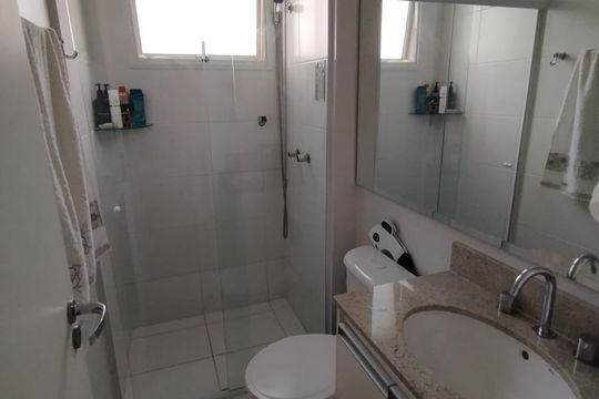 Banheiro de apartamento à venda com 3 quartos, 81m² em Medeiros, Jundiaí