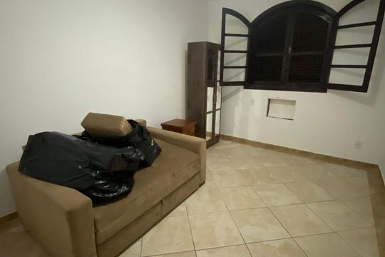Quarto de casa à venda com 5 quartos, 272m² em Piratininga, Niterói