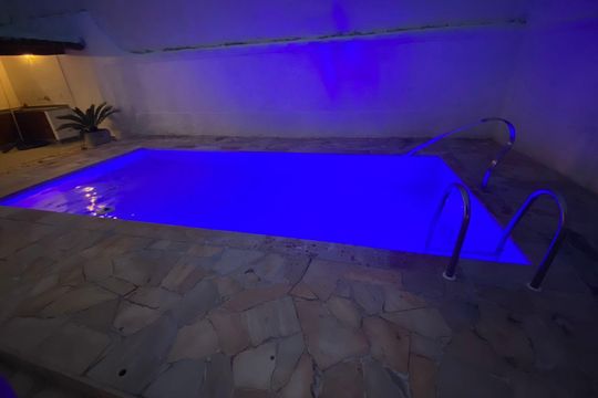 Área externa de casa à venda com 5 quartos, 272m² em Piratininga, Niterói