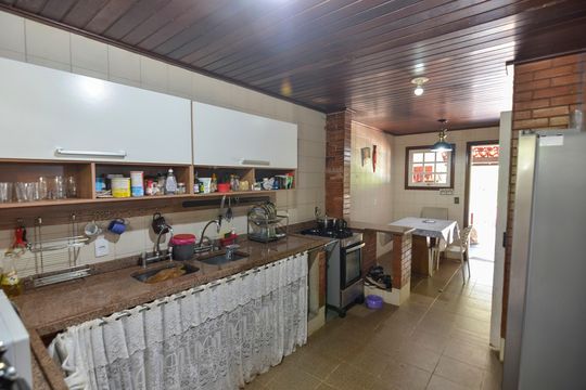 Cozinha de casa à venda com 3 quartos, 600m² em Grajaú, Rio de Janeiro