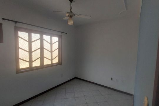 Sala de casa de condomínio à venda com 3 quartos, 75m² em Tanque, Rio de Janeiro