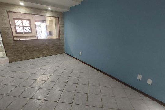 Sala de casa de condomínio à venda com 3 quartos, 75m² em Tanque, Rio de Janeiro