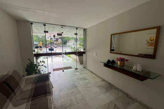Hall de entrada de apartamento à venda com 3 quartos, 60m² em Jardim Guanabara, Rio de Janeiro