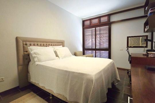 Casa à venda com 5 quartos, 300m² em Piratininga, Niterói