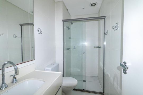 Banheiro Social de apartamento para alugar com 1 quarto, 32m² em Centro, Curitiba