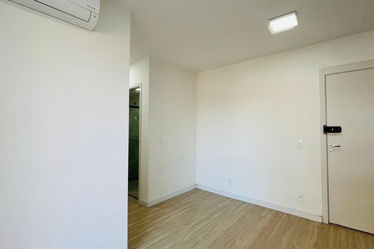Sala  de apartamento à venda com 2 quartos, 80m² em Conceicao, Campinas