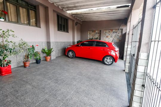 Garagem de casa à venda com 4 quartos, 120m² em Parque Regina, São Paulo