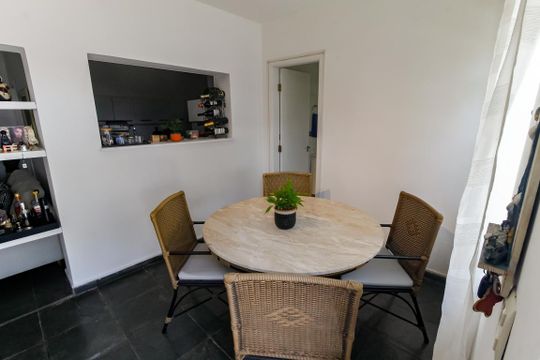 Edicula - Detalhe Sala de casa à venda com 4 quartos, 120m² em Parque Regina, São Paulo
