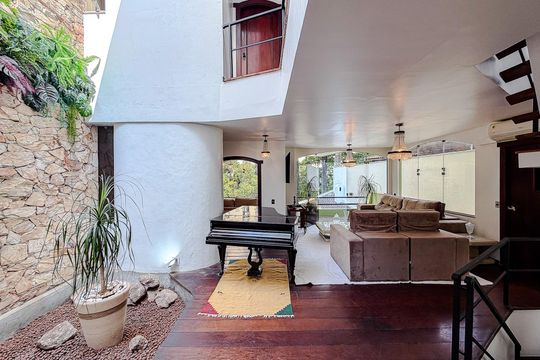 Sala de casa para alugar com 3 quartos, 920m² em Vila Mariana, São Paulo