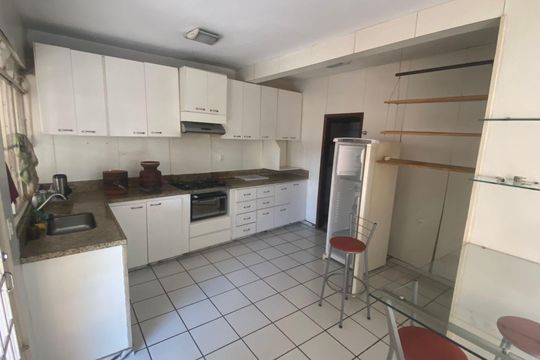 Cozinha de casa para alugar com 2 quartos, 360m² em Centro, Betim