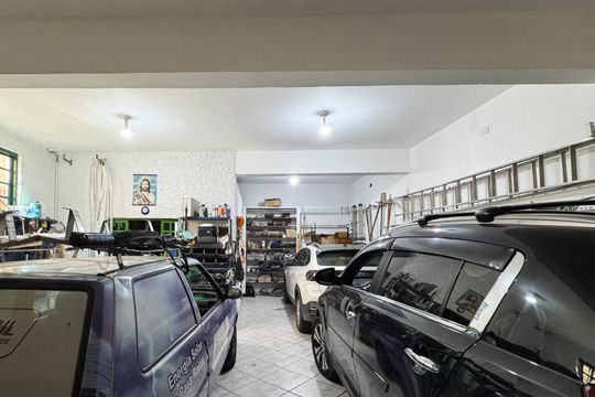 Garagem de casa à venda com 3 quartos, 400m² em Planalto, São Bernardo do Campo