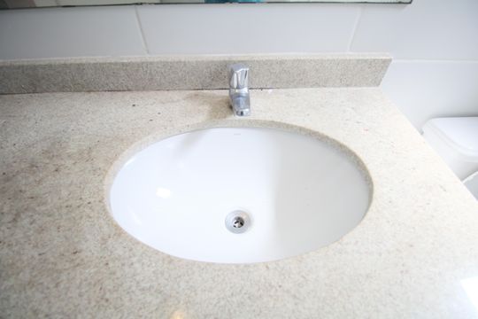 Banheiro da Suíte - Torneira de apartamento à venda com 2 quartos, 75m² em Vila Andrade, São Paulo