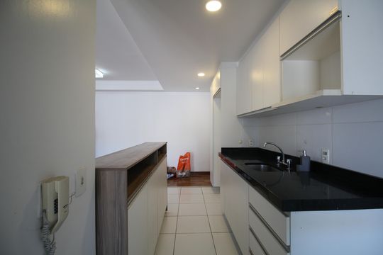 Cozinha de apartamento à venda com 2 quartos, 75m² em Vila Andrade, São Paulo