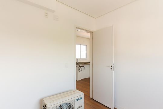 Quarto  de kitnet/studio à venda com 1 quarto, 25m² em Jardim Trussardi, São Paulo