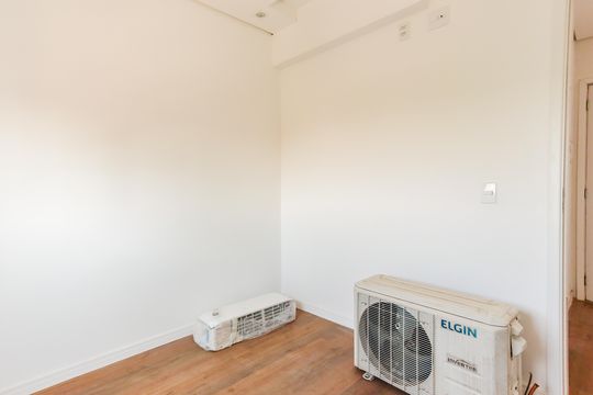 Quarto  de kitnet/studio à venda com 1 quarto, 25m² em Jardim Trussardi, São Paulo