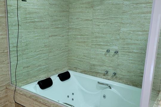 Banheiro de casa à venda com 3 quartos, 120m² em Itanhangá, Rio de Janeiro