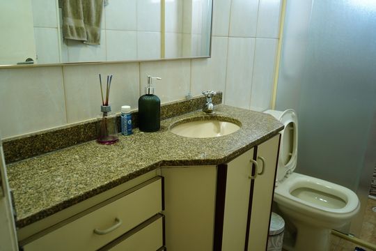Banheiro de apartamento à venda com 3 quartos, 56m² em Vila Aricanduva, São Paulo