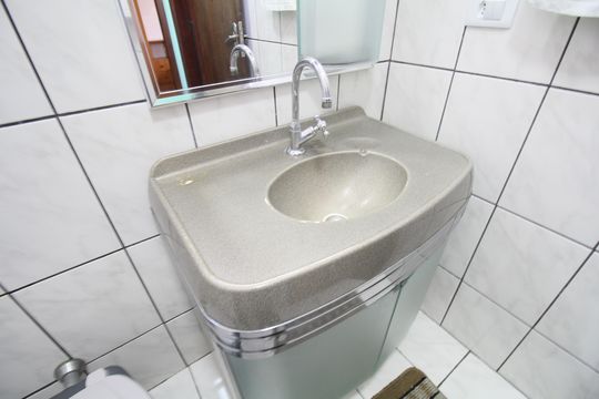 Banheiro  de apartamento à venda com 2 quartos, 62m² em Jardim Jussara, Taboão da Serra