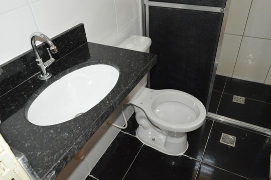 Banheiro de apartamento para alugar com 2 quartos, 50m² em Parque Ribeirao Preto, Ribeirão Preto