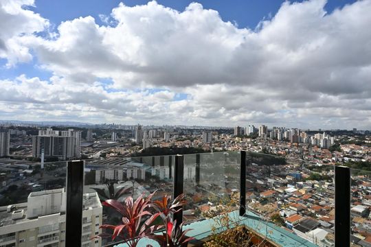 Vista  de apartamento para alugar com 3 quartos, 206m² em Vila Sonia, São Paulo