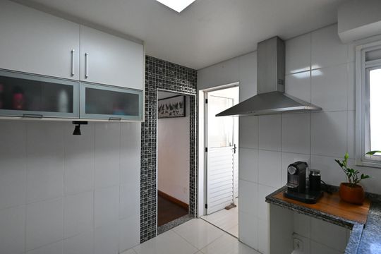Cozinha de apartamento para alugar com 3 quartos, 206m² em Vila Sonia, São Paulo