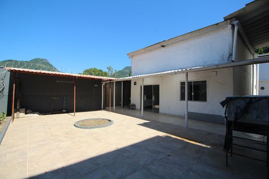 Área Externa de casa para alugar com 4 quartos, 340m² em Jacarepaguá, Rio de Janeiro