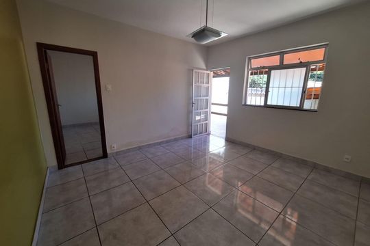 Casa à venda com 3 quartos, 287m² em Dom Bosco, Belo Horizonte