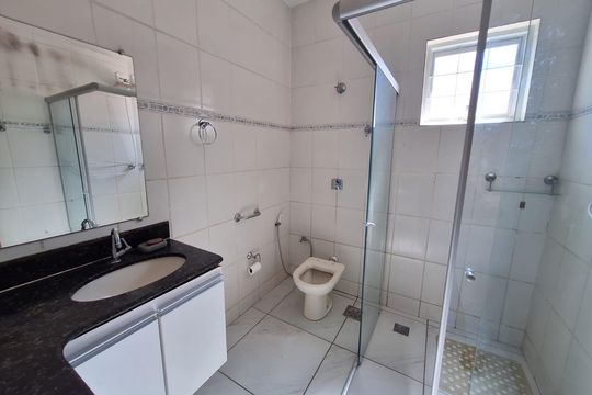 Banheiro de casa à venda com 3 quartos, 287m² em Dom Bosco, Belo Horizonte