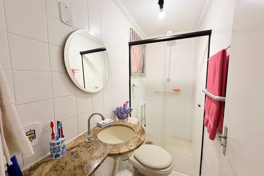 Banheiro Social de apartamento à venda com 2 quartos, 57m² em Parque Eloy Chaves, Jundiaí