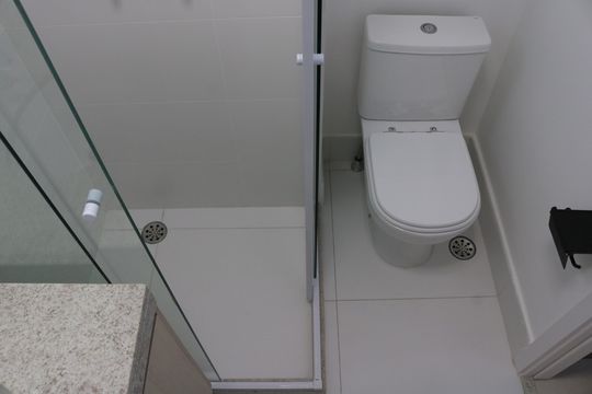Banheiro de kitnet/studio para alugar com 1 quarto, 22m² em Perdizes, São Paulo