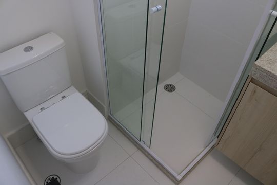 Banheiro de kitnet/studio para alugar com 1 quarto, 22m² em Perdizes, São Paulo