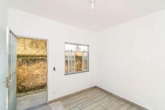 Sala de casa para alugar com 1 quarto, 42m² em Vigário Geral, Rio de Janeiro