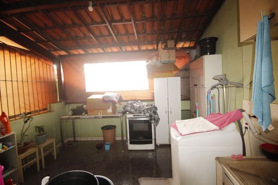 Área de Serviço 2 de casa à venda com 6 quartos, 280m² em Paraíso, Belo Horizonte