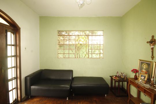 sala de casa à venda com 6 quartos, 280m² em Paraíso, Belo Horizonte