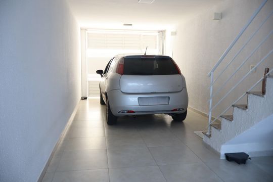 Garagem de casa à venda com 3 quartos, 120m² em Vila Santa Clara, São Paulo