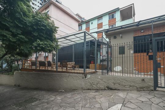 Fachada de apartamento à venda com 3 quartos, 64m² em Rio Branco, Porto Alegre