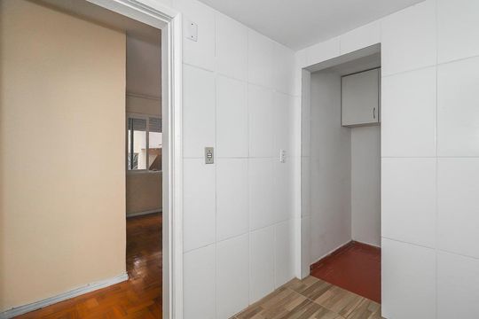 Cozinha de apartamento à venda com 3 quartos, 64m² em Rio Branco, Porto Alegre