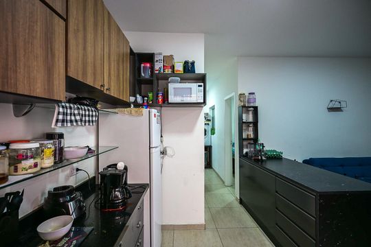 Cozinha de apartamento à venda com 1 quarto, 32m² em Parque Regina, São Paulo