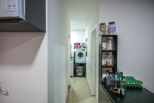 Corredor de apartamento à venda com 1 quarto, 32m² em Parque Regina, São Paulo