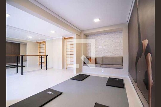 Área comum - Sala de Ginástica de apartamento para alugar com 1 quarto, 26m² em Jardim Itacolomi, São Paulo