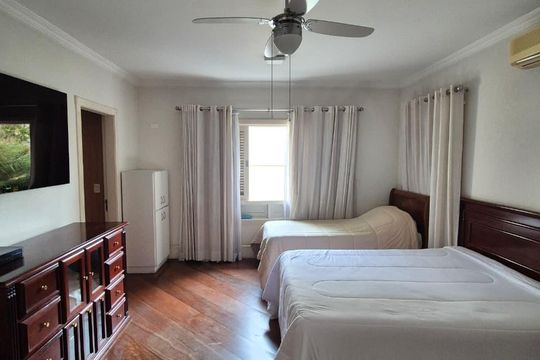 Quarto de casa de condomínio à venda com 5 quartos, 870m² em Alphaville Residencial Um, Barueri