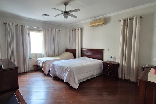 Quarto de casa de condomínio à venda com 5 quartos, 870m² em Alphaville Residencial Um, Barueri